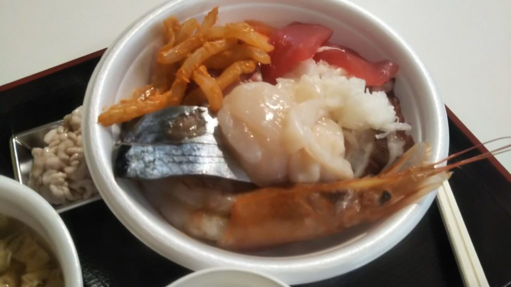 青森
のっけ丼