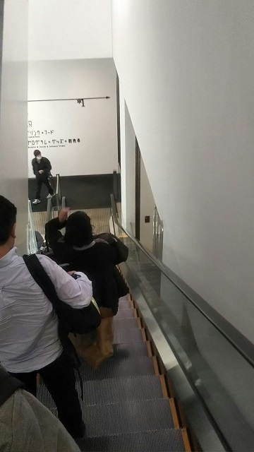 新宿ピカデリーのエスカレーター