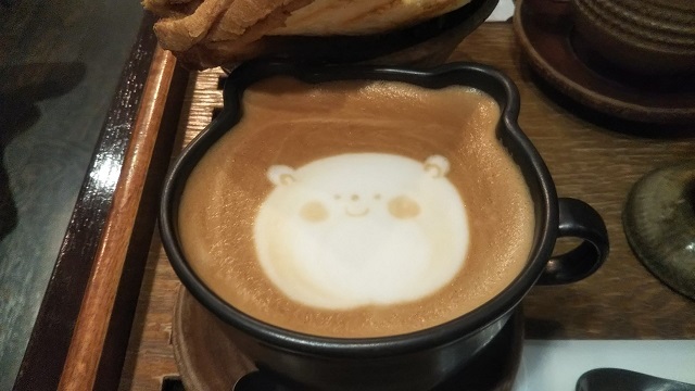 自分ツッコミくま
カフェゆう　福岡天神店
