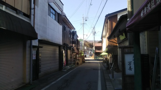 旧軽井沢銀座ストリートの横道