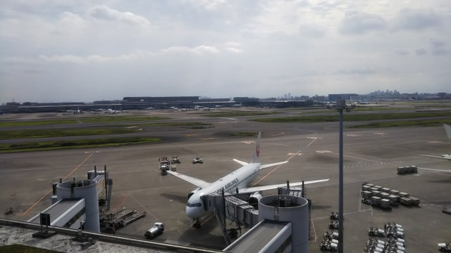 羽田空港屋上からの滑走路