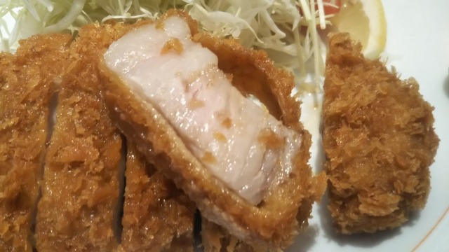 遊食豚彩いちにいさん 日比谷店の米麹甘酒漬け黒豚とんかつセット(ロース肉)