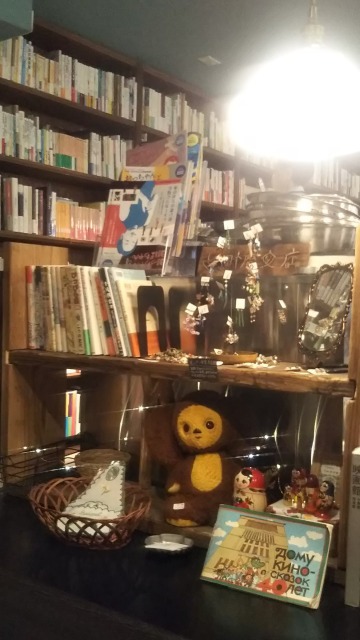 出町座のグッズ売場