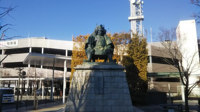 甲府駅前武田信玄之像