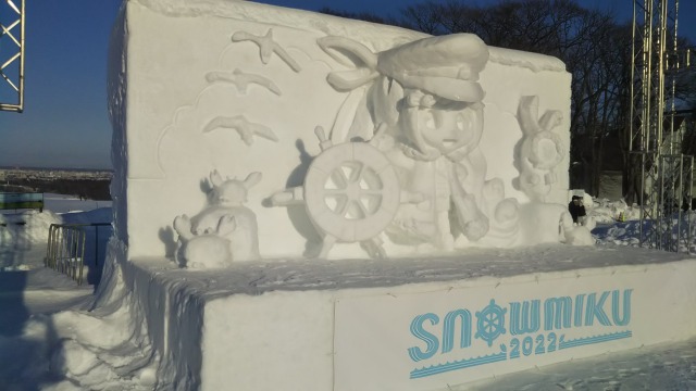 札幌羊ヶ丘展望台の初音ミク雪像２０２２年版