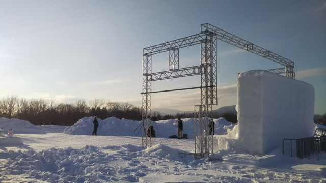 札幌羊ヶ丘展望台の初音ミク雪像