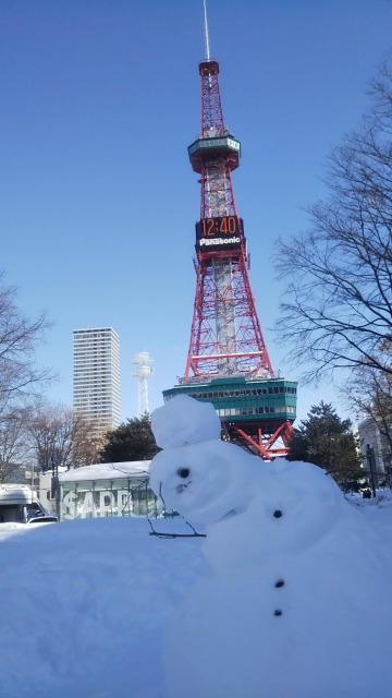 札幌テレビ塔前の雪だるま