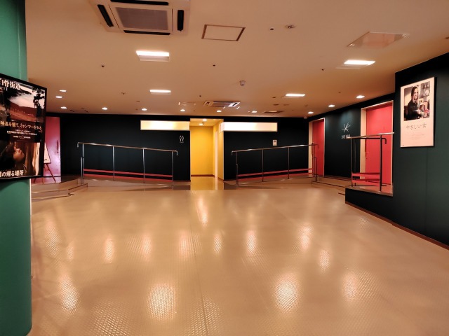 ほとり座ロビー