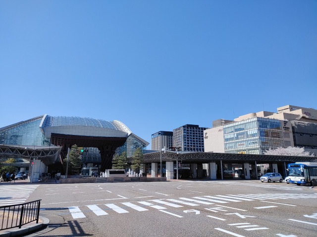 JR金沢駅