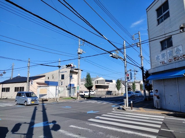 バス停袴塚二丁目の道路