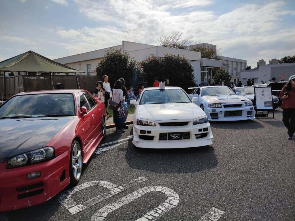 Yokosuka Friendship Day Friendship Day Car Show 2022の会場に並んだ車