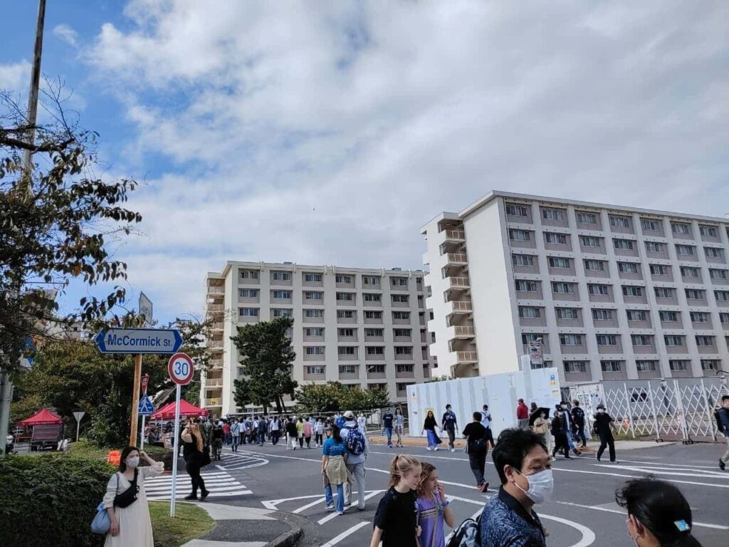 ヨコスカフレンドシップデーの横須賀米軍基地内の住宅