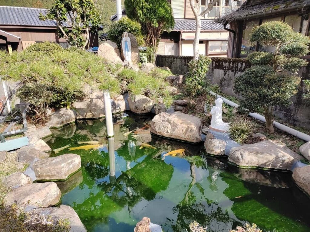 崎津教会の池