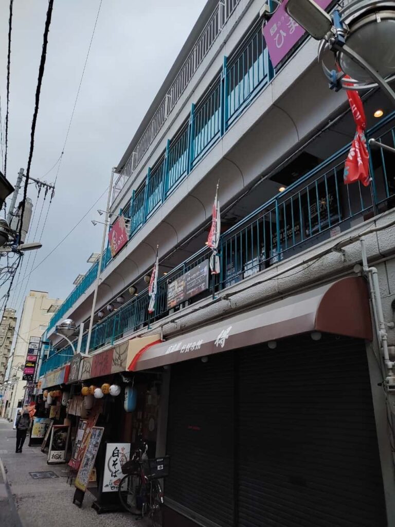 横川シネマ周辺の商店街